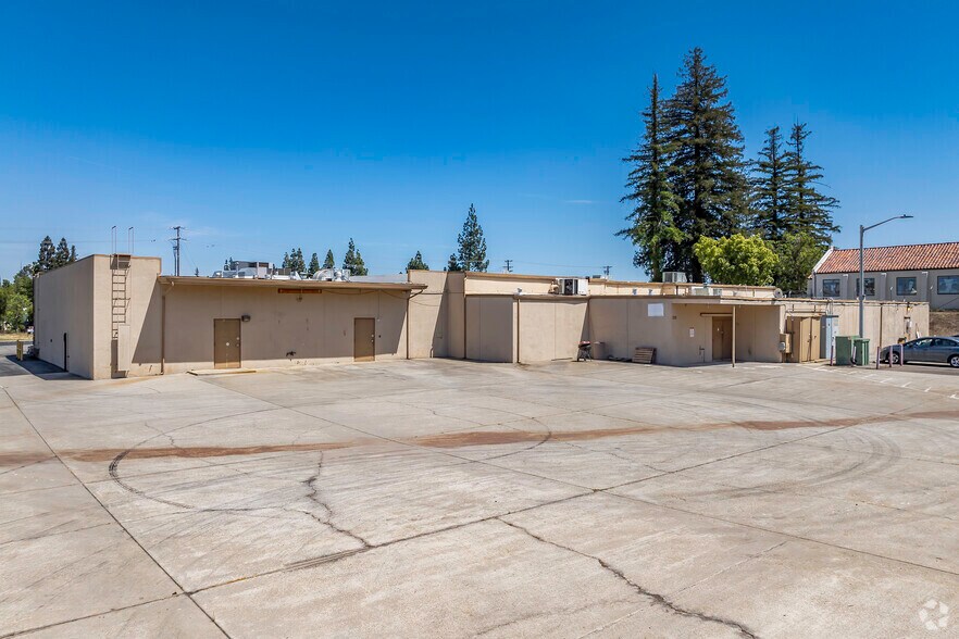 More Photos Of 1018 Douglas Blvd, Roseville Unknown For Lease