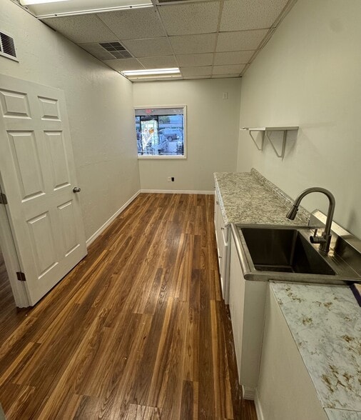 More Photos Of 313-331 Airport Rd S, Naples Freestanding For Lease