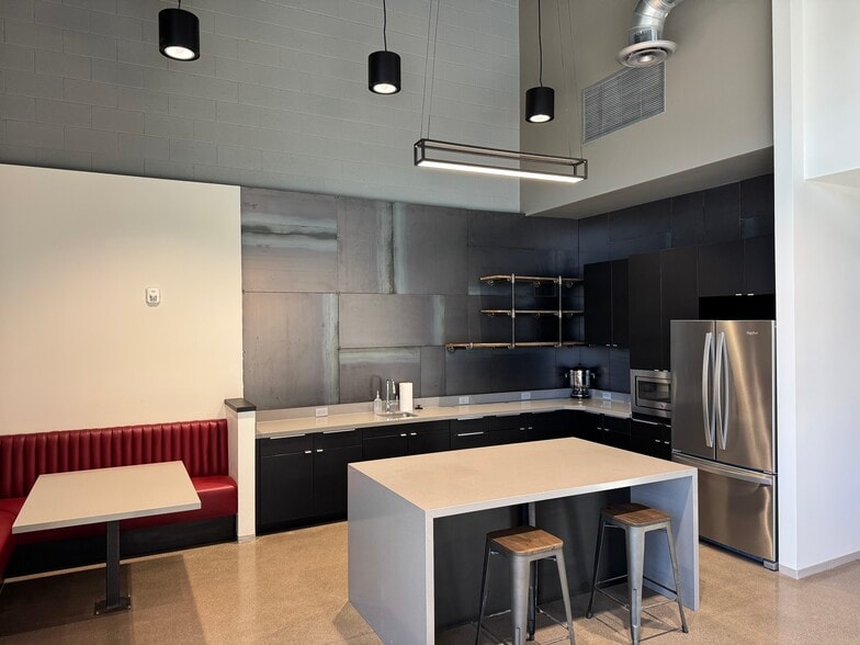 More Photos Of 31606 N Cave Creek Rd, Cave Creek Self Storage For Sale