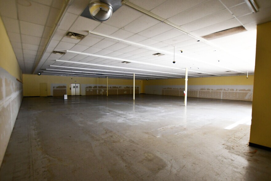 More Photos Of 1016 Winchester Rd, Irvine Freestanding For Lease