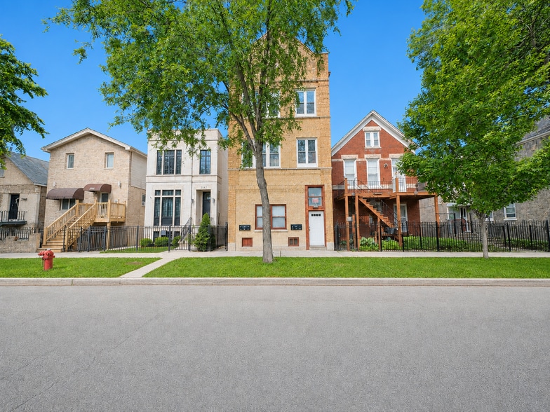 Primary Photo Of 3320 S Carpenter St, Chicago Multifamily For Sale