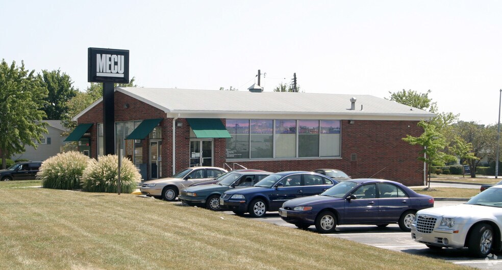 More Photos Of 2300 E Northern Pky, Baltimore Unknown For Lease