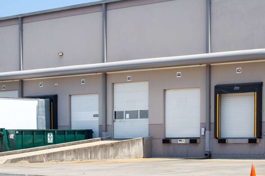 More Photos Of 4900 Saint Joe Blvd, Atlanta Warehouse For Lease