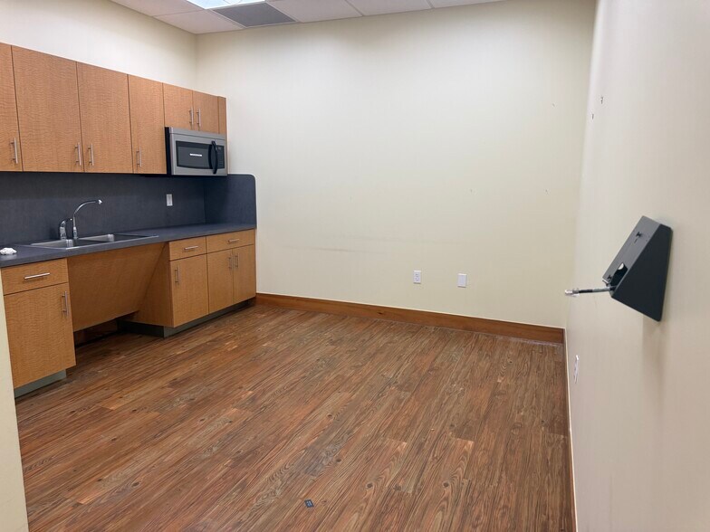 More Photos Of 3291 Woods Edge Pky, Bonita Springs Medical For Sale