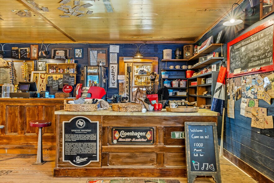 More Photos Of 12528 FM 109, Industry Bar For Sale