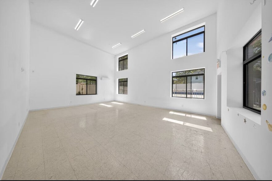 More Photos Of 14218 32nd Ave, Flushing Daycare Center For Sale