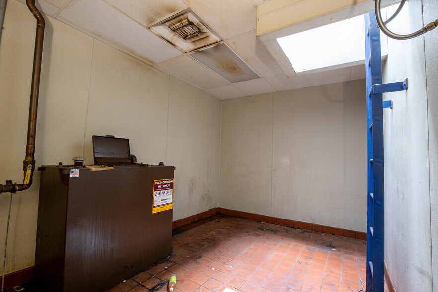 More Photos Of 14109 Highway 226 S, Spruce Pine General Retail For Sale