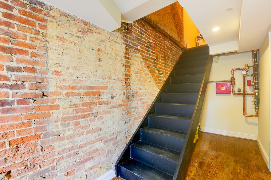 More Photos Of 2116-2118 Saint Paul St, Baltimore Apartments For Sale