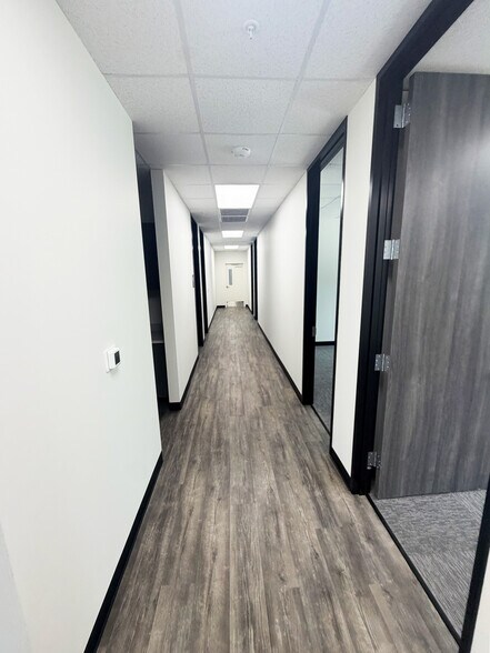 More Photos Of 2323 S Houston Ave, Humble Manufacturing For Lease