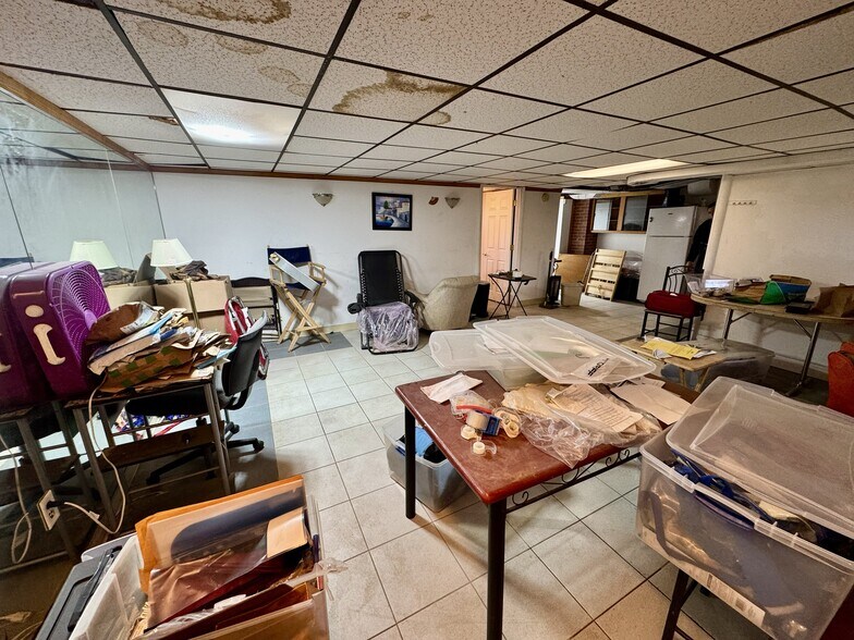 More Photos Of 2725 North Point Rd, Dundalk Office For Sale