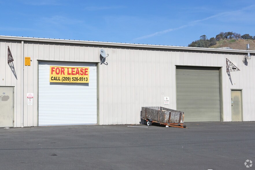More Photos Of 19506 Industrial Dr, Sonora Warehouse For Lease