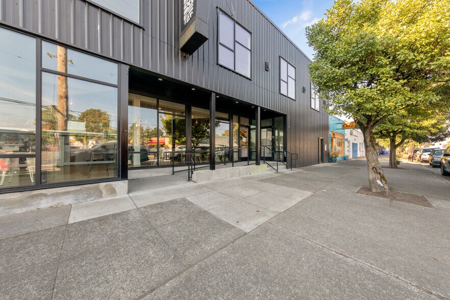 More Photos Of 5338 SE Foster Rd, Portland Storefront For Sale