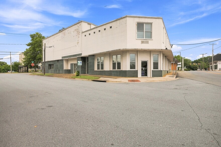 More Photos Of 3506 Memorial Ave, Lynchburg Office For Sale