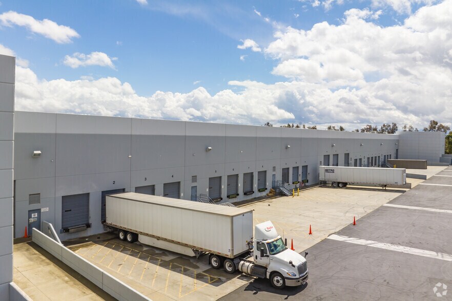 More Photos Of 5250 Ontario Mills Pky, Ontario Warehouse For Lease