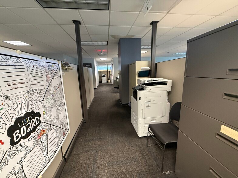 More Photos Of 300-310 Seven Fields Blvd, Seven Fields Office For Lease