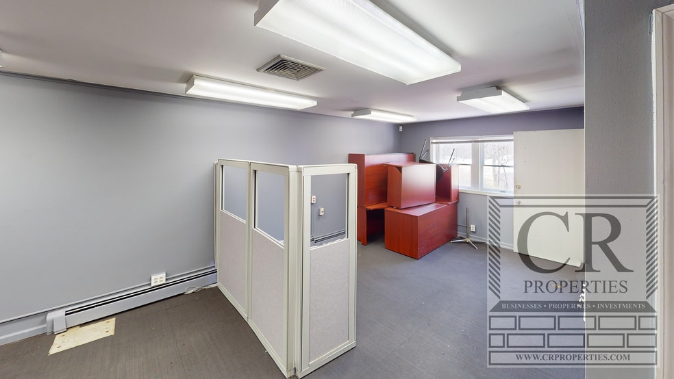 More Photos Of 2934 US Route 9W, New Windsor Township Auto Dealership For Sale