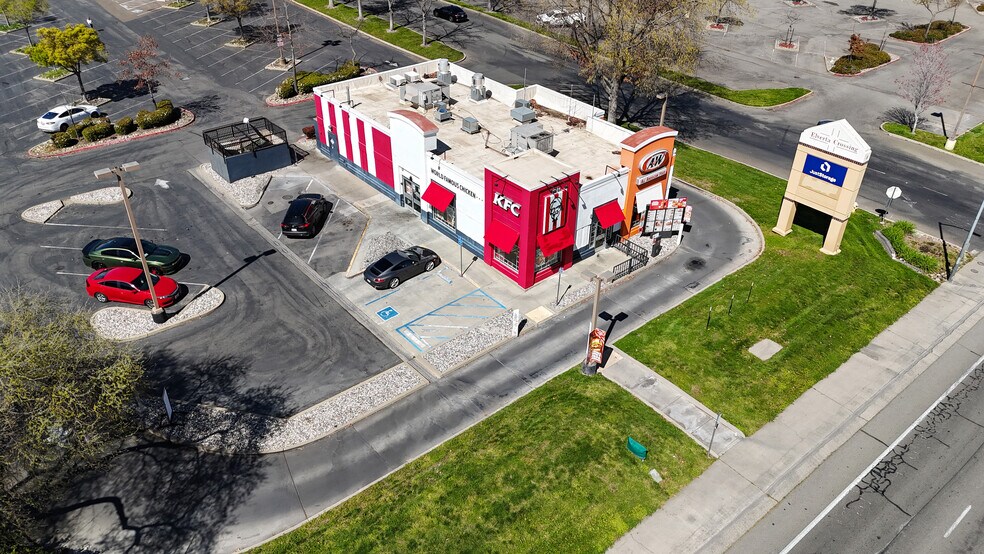 More Photos Of 8101 Watt Ave, Sacramento Fast Food For Lease
