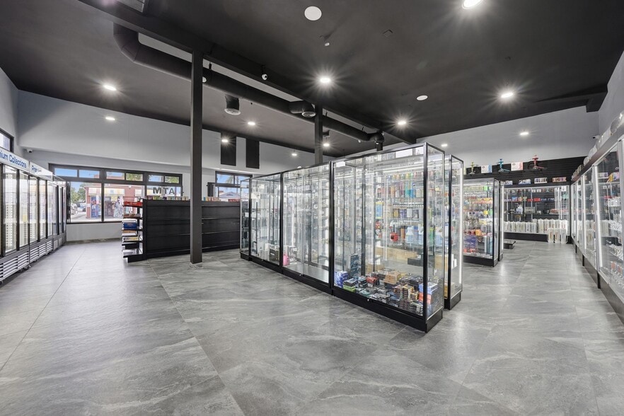 More Photos Of 2692 Imperial Ave, San Diego Storefront For Sale