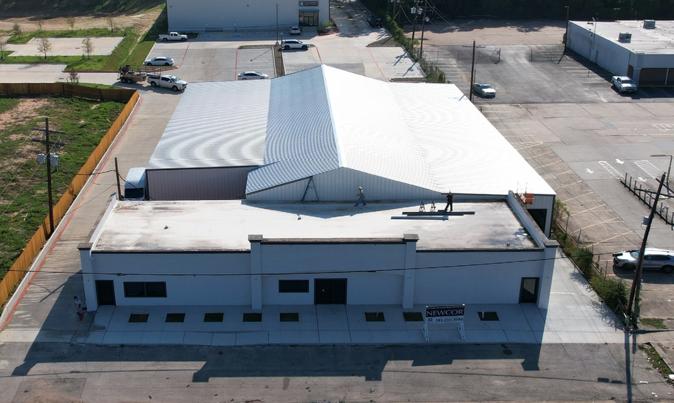 More Photos Of 2004 N Frazier St, Conroe Theater Concert Hall For Sale