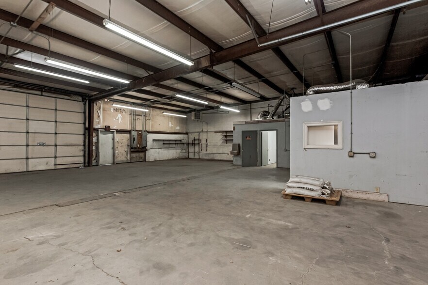 More Photos Of 1024-1026 3rd Ave S, Nashville Warehouse For Sale