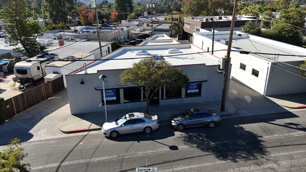 Primary Photo Of 1810 Sunview Dr, Glendale Freestanding For Lease