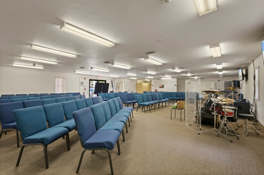 More Photos Of 5241 Highway 17, Arcadia Flex For Sale