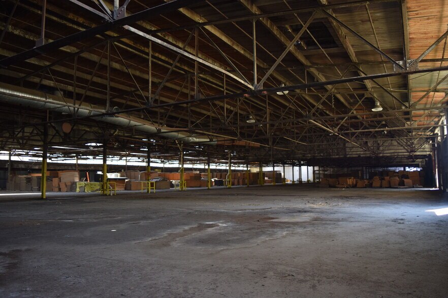 More Photos Of 7500 4th St, Marrero Distribution For Lease