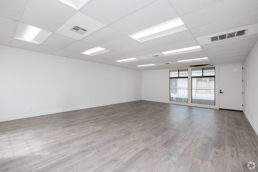 More Photos Of 1510-1512 11th St, Santa Monica Telecom Hotel Data Hosting For Lease