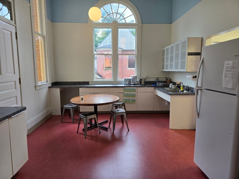 More Photos Of 17 New South St, Northampton Office For Sale