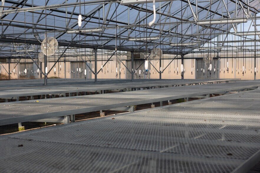 More Photos Of 53582 Falcon Rd, Olathe Winery Vineyard For Sale