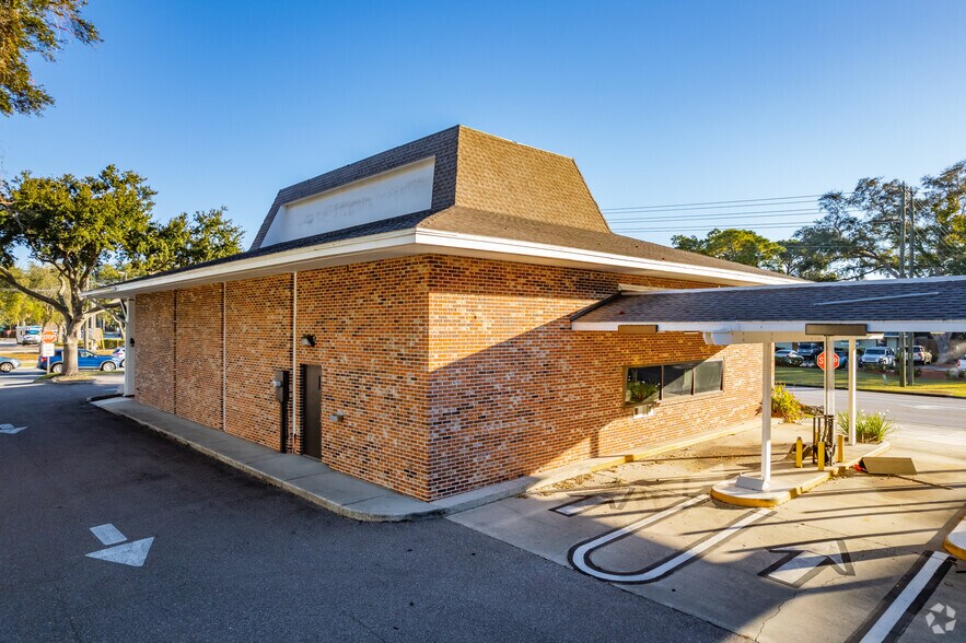 More Photos Of 13700 Park Blvd, Seminole Bank For Sale