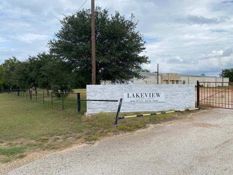 More Photos Of 4004 FM 974, Bryan Showroom For Lease