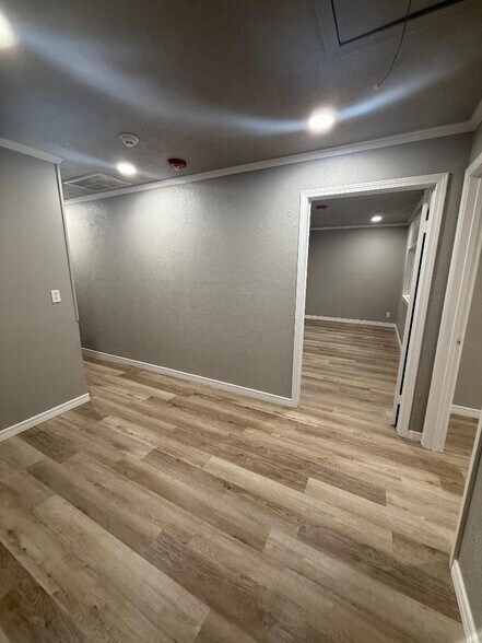 More Photos Of 1315 24th Ave SW, Norman Office For Lease