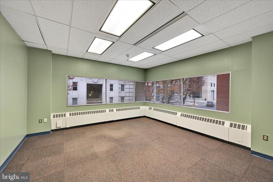 More Photos Of 19 N 6th St, Reading Office For Sale