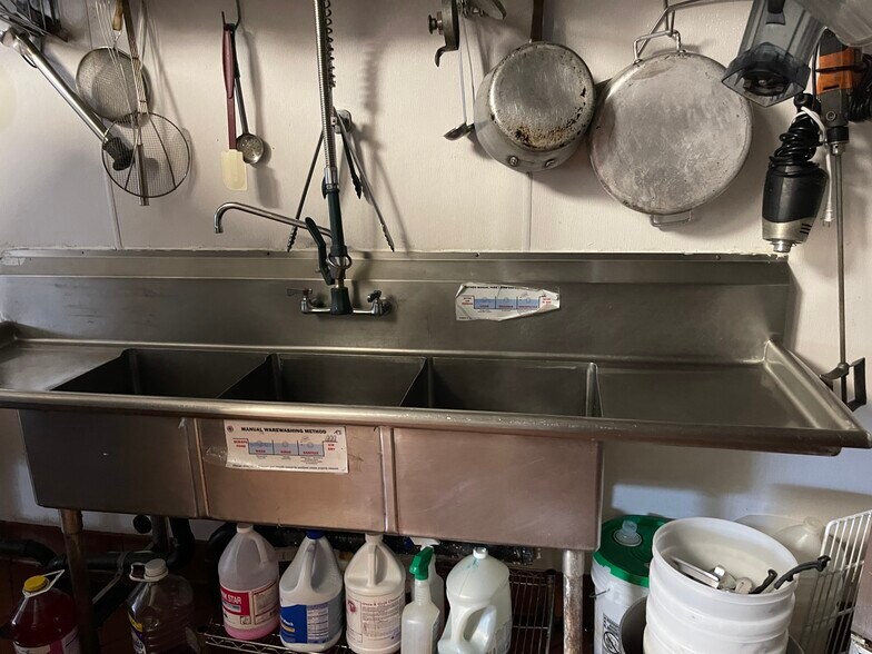 More Photos Of 15409 W Greenway Rd, Surprise Storefront For Lease