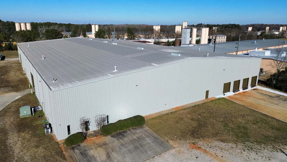 Primary Photo Of 754 E Hightower Trl, Social Circle Warehouse For Lease