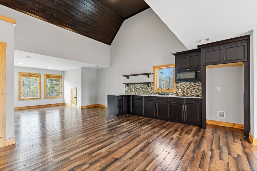 More Photos Of 5735 Archer Ave, Cumming Apartments For Sale