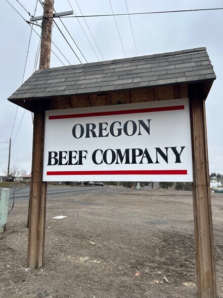 More Photos Of 1762 S Adams Dr, Madras Manufacturing For Sale