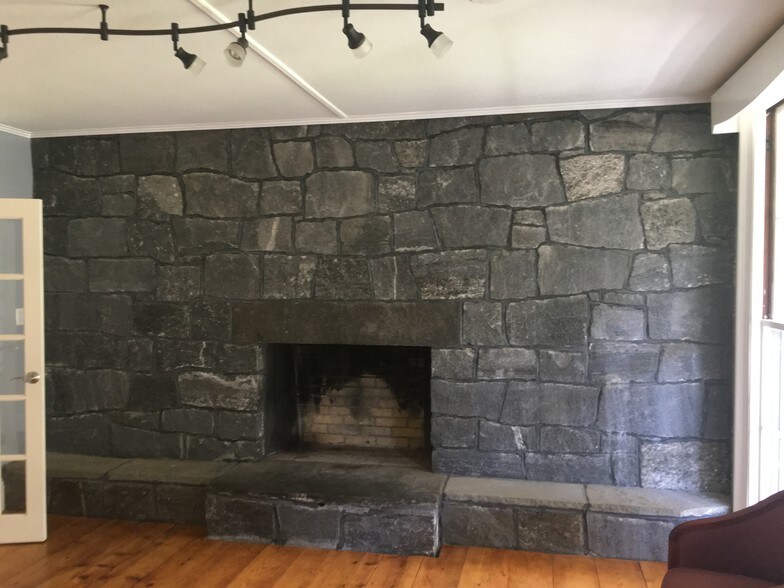 More Photos Of 1572 Saybrook Rd, Haddam General Retail For Sale