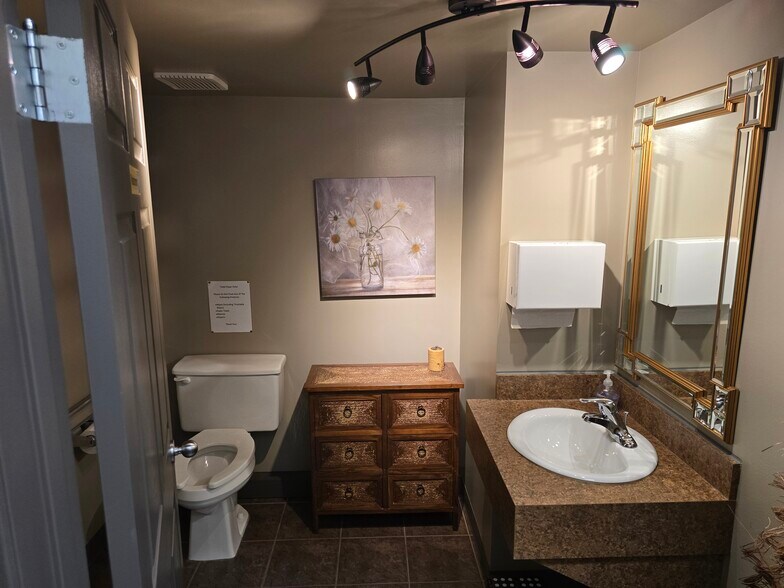 More Photos Of 5108 52 St, Red Deer Storefront Retail Office For Sale