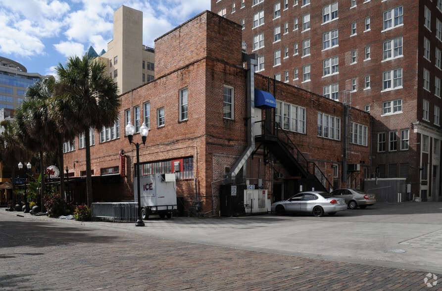 More Photos Of 25 Wall St, Orlando Bar For Lease