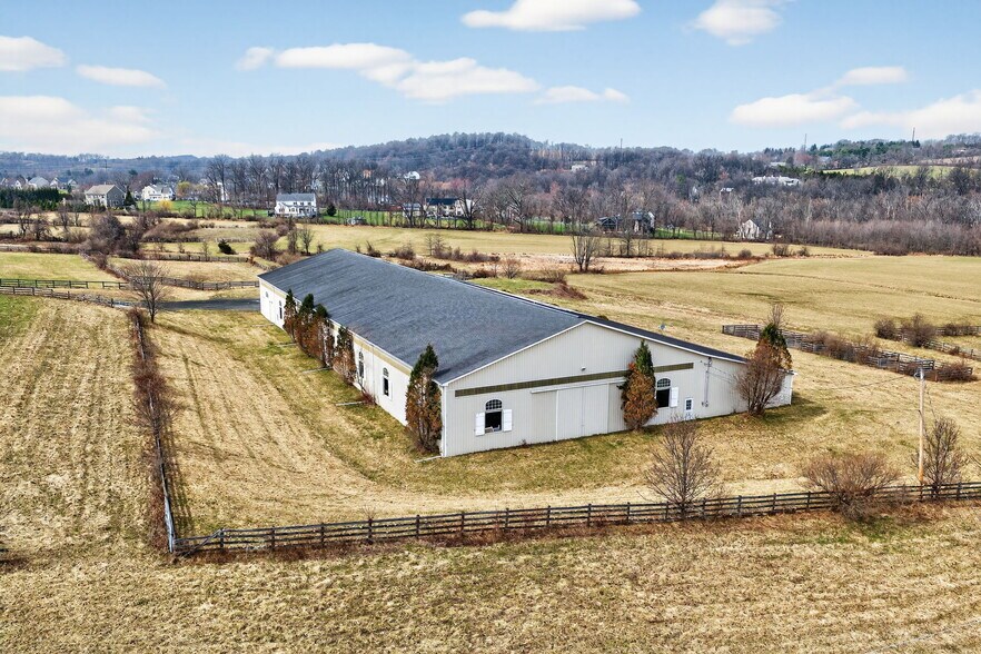 More Photos Of 2121 Church View Rd, Coopersburg Horse Stables For Sale