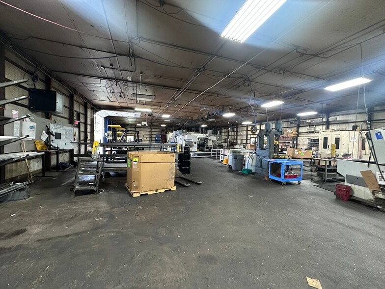 More Photos Of 13720 172nd Ave, Grand Haven Manufacturing For Lease