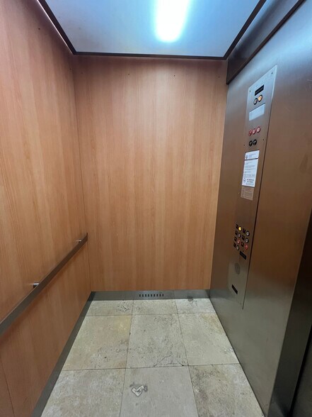 More Photos Of 1355 S International Pky, Lake Mary Office For Lease