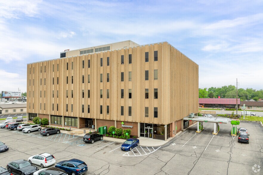 More Photos Of 4701 N Keystone Ave, Indianapolis Office For Sale