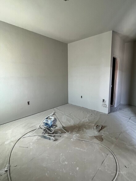 More Photos Of 2212 Trade Drive, Waxahachie General Retail For Lease