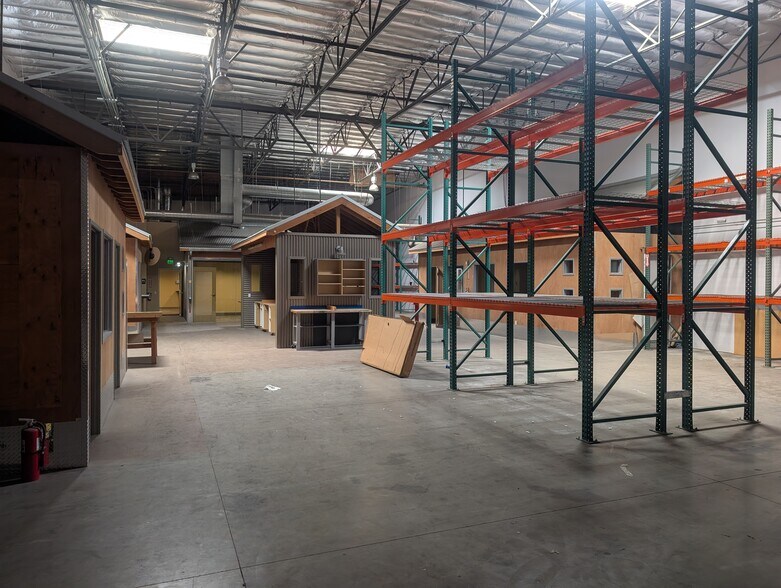 More Photos Of 7107-7139 Telegraph Rd, Montebello Warehouse For Sale