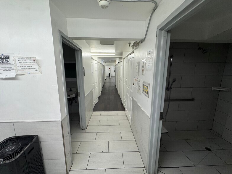 More Photos Of 6006 S Western Ave, Los Angeles Medical For Sale