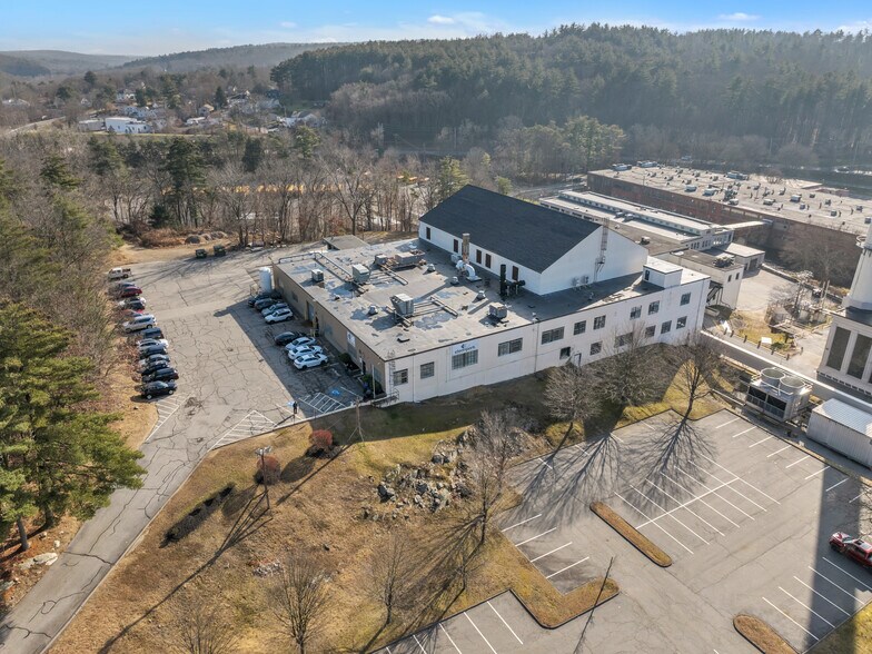 More Photos Of 10 Cabot St, Southbridge Warehouse For Lease
