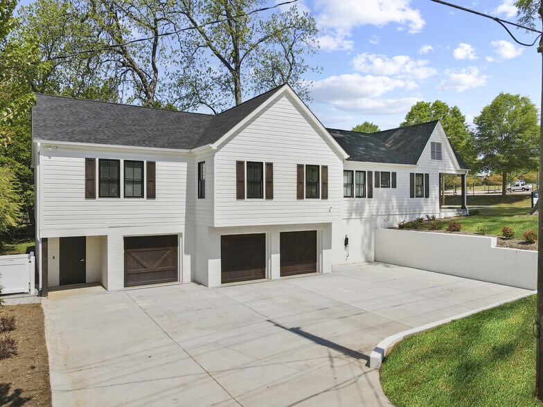 More Photos Of 135 Confederate St, Fort Mill Office Residential For Lease